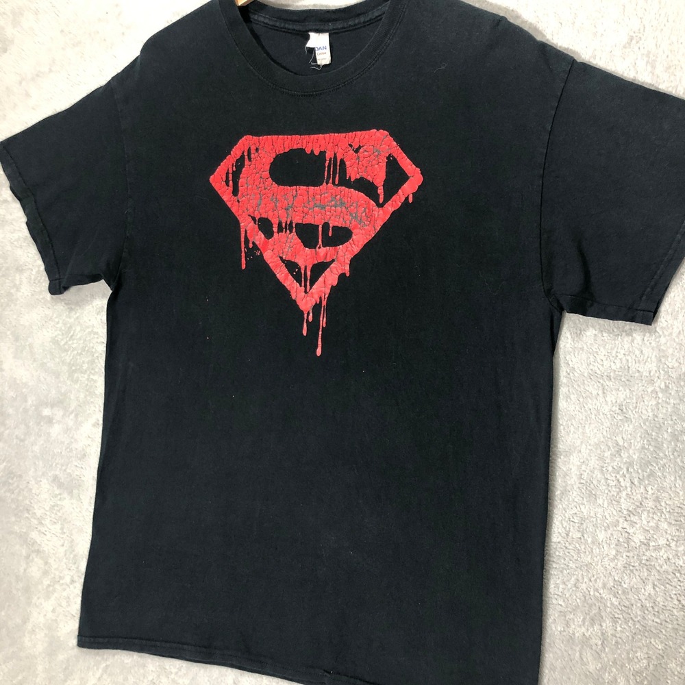Superman Graphic T-Shirt Distressed Red Logo Black‎ Tee Gildan Men's Size L